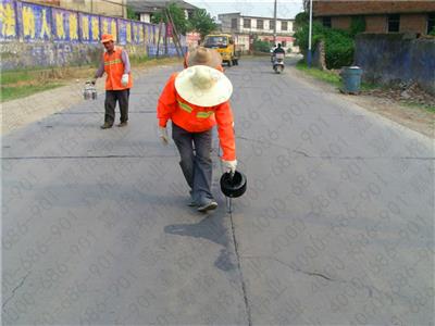 公路養(yǎng)護(hù)中裂縫修補(bǔ)的灌縫瀝青用多少號(hào)比較好？
