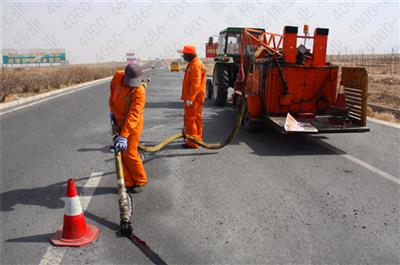 針對道路路面裂縫,應采取什么樣的嘉格灌縫膠進行灌縫處理呢？
